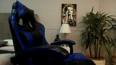 Roan Birkin online show from May 2026 07:11:02 PM