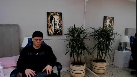 Roan Birkin online show from June 2026 07:14:02 PM