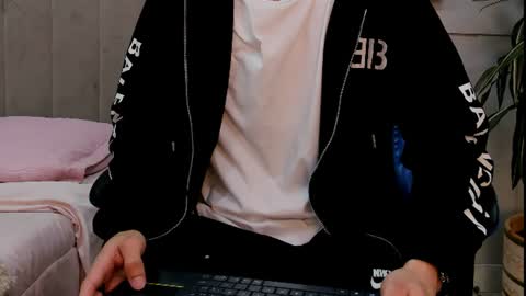 Roan Birkin online show from June 2026 07:34:02 PM