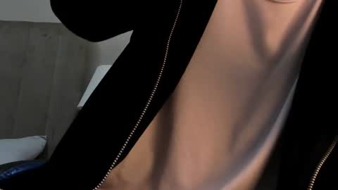 Roan Birkin online show from June 2026 07:44:02 PM