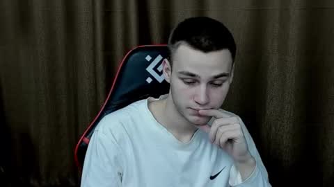 robert10211 online show from January 2025 07:55:01 PM