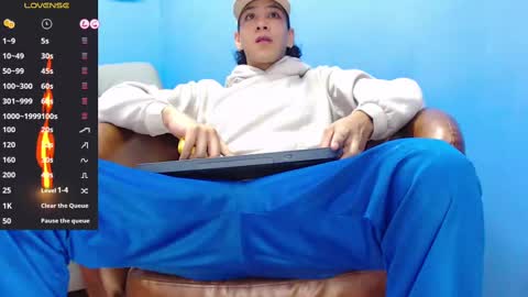 robert_kingg online show from November 2025 12:54:01 AM