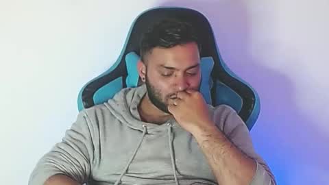 Stiven - online show from December 2025 06:04:02 PM