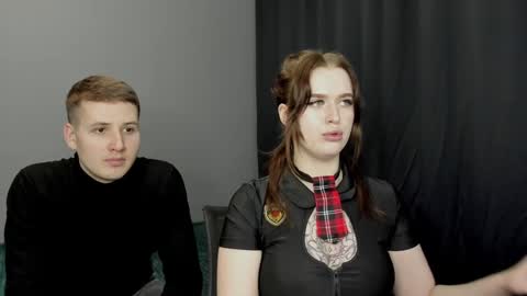 Snapshot of robert_lisa chatting on January 2025 04:27:01 PM Lisa and Robert i am online all days 900 am GMT3 online show from January 2025 04:27:01 PM