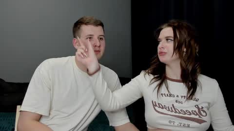 Snapshot of robert_lisa chatting on January 2025 12:15:01 PM Lisa and Robert i am online all days 900 am GMT3 online show from January 2025 12:15:01 PM