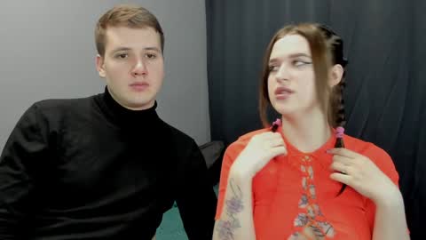 Snapshot of robert_lisa chatting on January 2025 10:23:02 AM Lisa and Robert i am online all days 900 am GMT3 online show from January 2025 10:23:02 AM