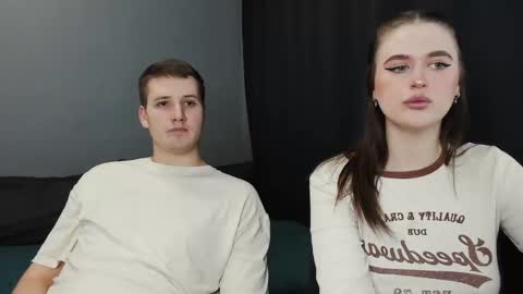 Snapshot of robert_lisa chatting on February 2025 03:23:01 AM Lisa and Robert i am online all days 900 am GMT3 online show from February 2025 03:23:01 AM