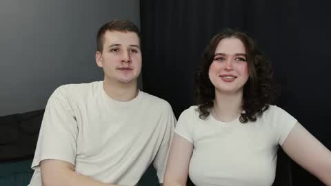 Snapshot of robert_lisa chatting on February 2025 01:22:01 AM Lisa and Robert i am online all days 900 am GMT3 online show from February 2025 01:22:01 AM