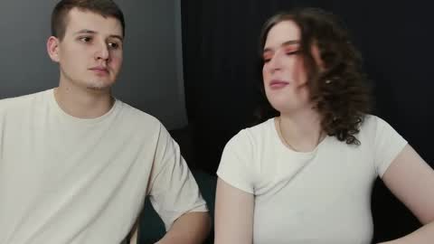 Snapshot of robert_lisa chatting on February 2025 04:29:01 AM Lisa and Robert i am online all days 900 am GMT3 online show from February 2025 04:29:01 AM