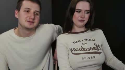 Snapshot of robert_lisa chatting on March 2025 06:23:01 PM Lisa and Robert i am online all days 900 am GMT3 online show from March 2025 06:23:01 PM