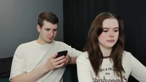 Snapshot of robert_lisa chatting on March 2025 10:40:02 AM Lisa and Robert i am online all days 900 am GMT3 online show from March 2025 10:40:02 AM