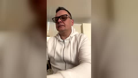 robert_tino online show from February 2026 10:18:01 AM