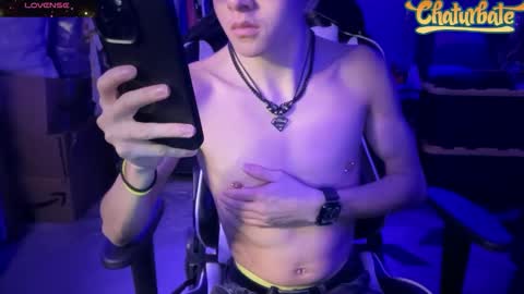 Snapshot of robertcicijr21 chatting on November 2025 03:34:01 AM Robert Cici Jr. online show from November 2025 03:34:01 AM