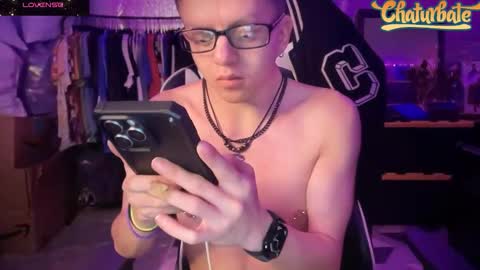 Snapshot of robertcicijr21 chatting on November 2025 04:12:01 AM Robert Cici Jr. online show from November 2025 04:12:01 AM