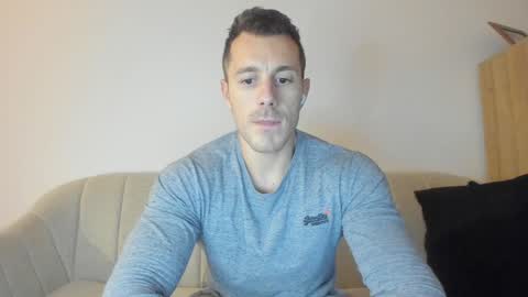 roberto4ever online show from December 2024 05:06:02 PM