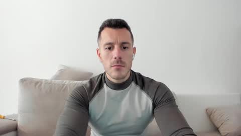 roberto4ever online show from February 2025 12:28:01 PM