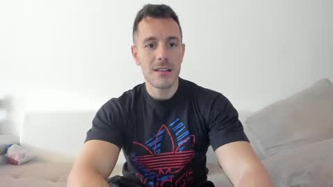 roberto4ever online show from April 2026 11:04:02 AM