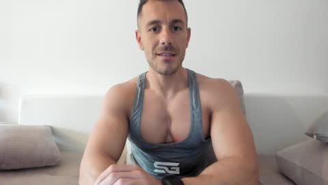 roberto4ever online show from May 2026 09:48:01 AM