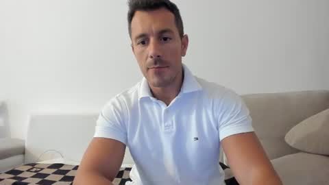 roberto4ever online show from July 2026 11:14:01 AM
