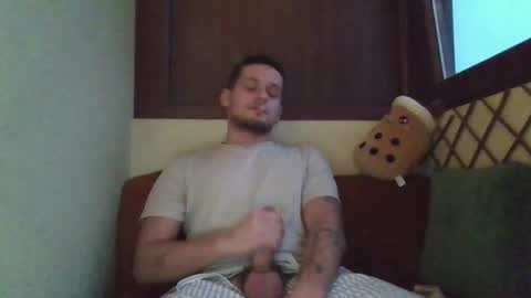 Roberto online show from November 2025 04:57:02 AM