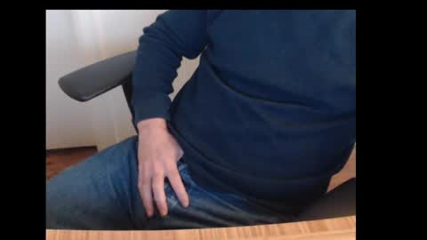 robidan6923 online show from February 2025 02:32:01 PM