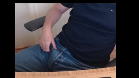 robidan6923 online show from September 2025 12:51:01 PM