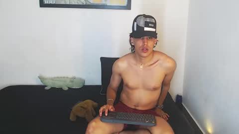 Snapshot of robisson_zack chatting on November 2025 10:10:02 PM Robisson Zack online show from November 2025 10:10:02 PM