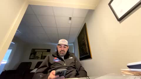 Snapshot of roblatino12 chatting on December 2024 05:18:02 PM roblatino12 online show from December 2024 05:18:02 PM