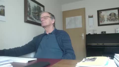 roboter0233 online show from October 2025 10:27:01 AM