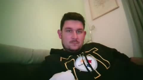 Robin online show from November 2025 10:01:02 PM