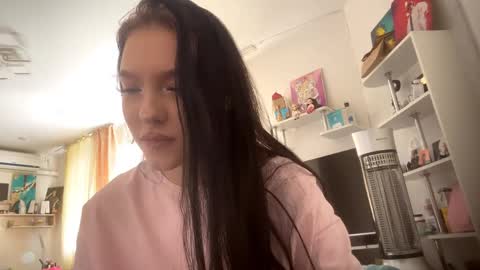 Snapshot of robynwesterholm chatting on April 2026 10:31:01 AM Sofia online show from April 2026 10:31:01 AM