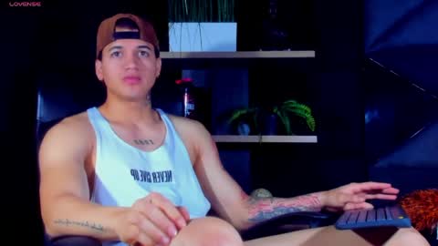 rocco_santos online show from April 2026 06:37:01 PM