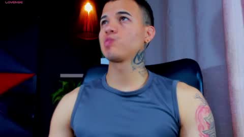 rocco_santos online show from May 2026 06:04:01 PM