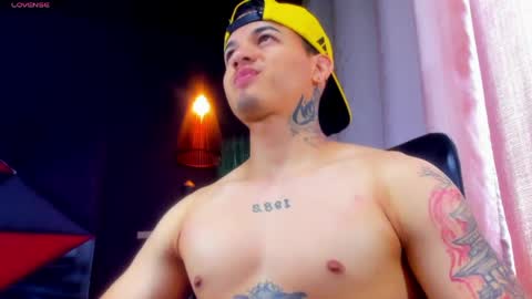 rocco_santos online show from May 2026 06:35:02 PM