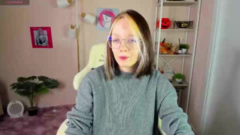 Snapshot of rockett_bunny chatting on November 2025 01:04:02 AM Rockett online show from November 2025 01:04:02 AM