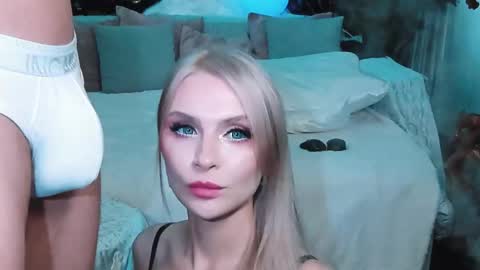 Lina and Den online show from November 2025 11:34:02 AM