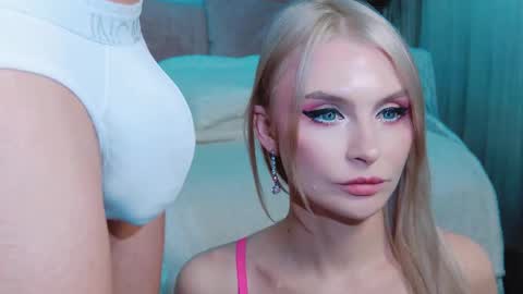 Lina and Den online show from November 2025 11:08:02 AM