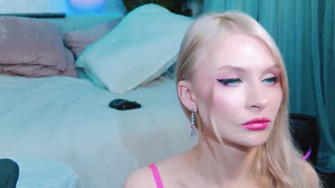 Lina and Den online show from November 2025 05:28:02 AM