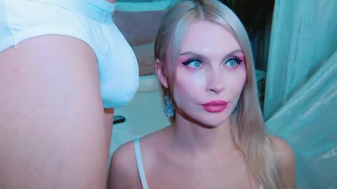Lina and Den online show from May 2026 06:20:01 PM