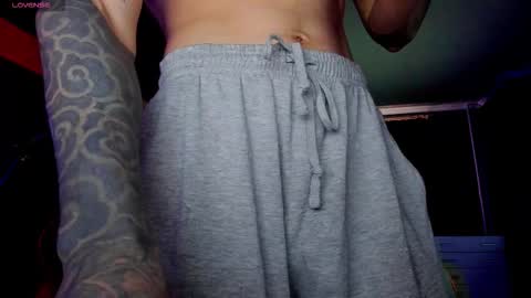 Snapshot of rodarri chatting on September 2025 04:27:01 AM MY NAME CAN SEE ALL MY CUM VIDEO BUY FAN SUB. online show from September 2025 04:27:01 AM