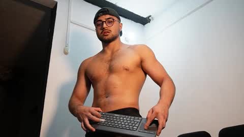 Roger Belmont online show from November 2025 04:12:01 AM