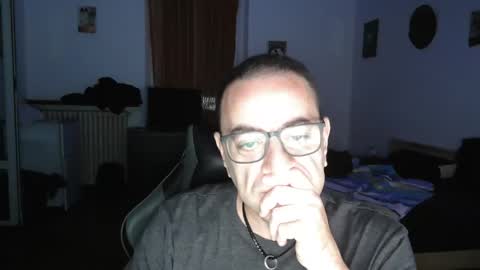 rogerrabbit2023 online show from September 2025 08:10:01 PM