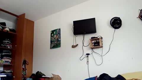 Snapshot of rojo22712 chatting on February 2025 07:09:01 PM Mr. Red online show from February 2025 07:09:01 PM