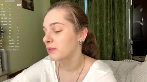 Snapshot of rolandaslatten chatting on January 2026 08:40:01 AM Mia online show from January 2026 08:40:01 AM