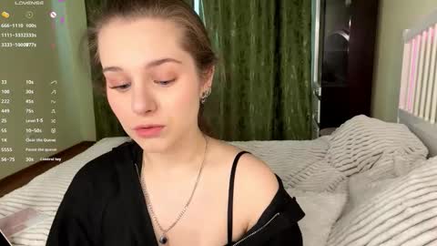 Snapshot of rolandaslatten chatting on February 2026 09:15:01 AM Mia online show from February 2026 09:15:01 AM