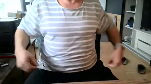 rolandloser1000 online show from February 2025 10:28:02 AM