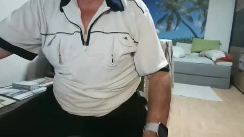 rolandloser1000 online show from September 2025 06:41:02 PM