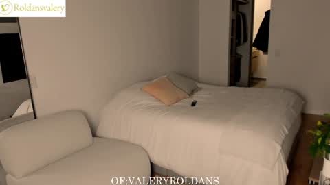 Valery Roldans online show from December 2024 05:53:01 AM