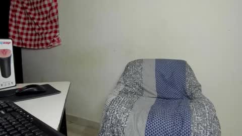 Snapshot of rolling_05 chatting on March 2026 02:04:01 AM rolling_05 online show from March 2026 02:04:01 AM