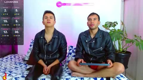 rolos_hot32 online show from December 2024 03:47:02 PM